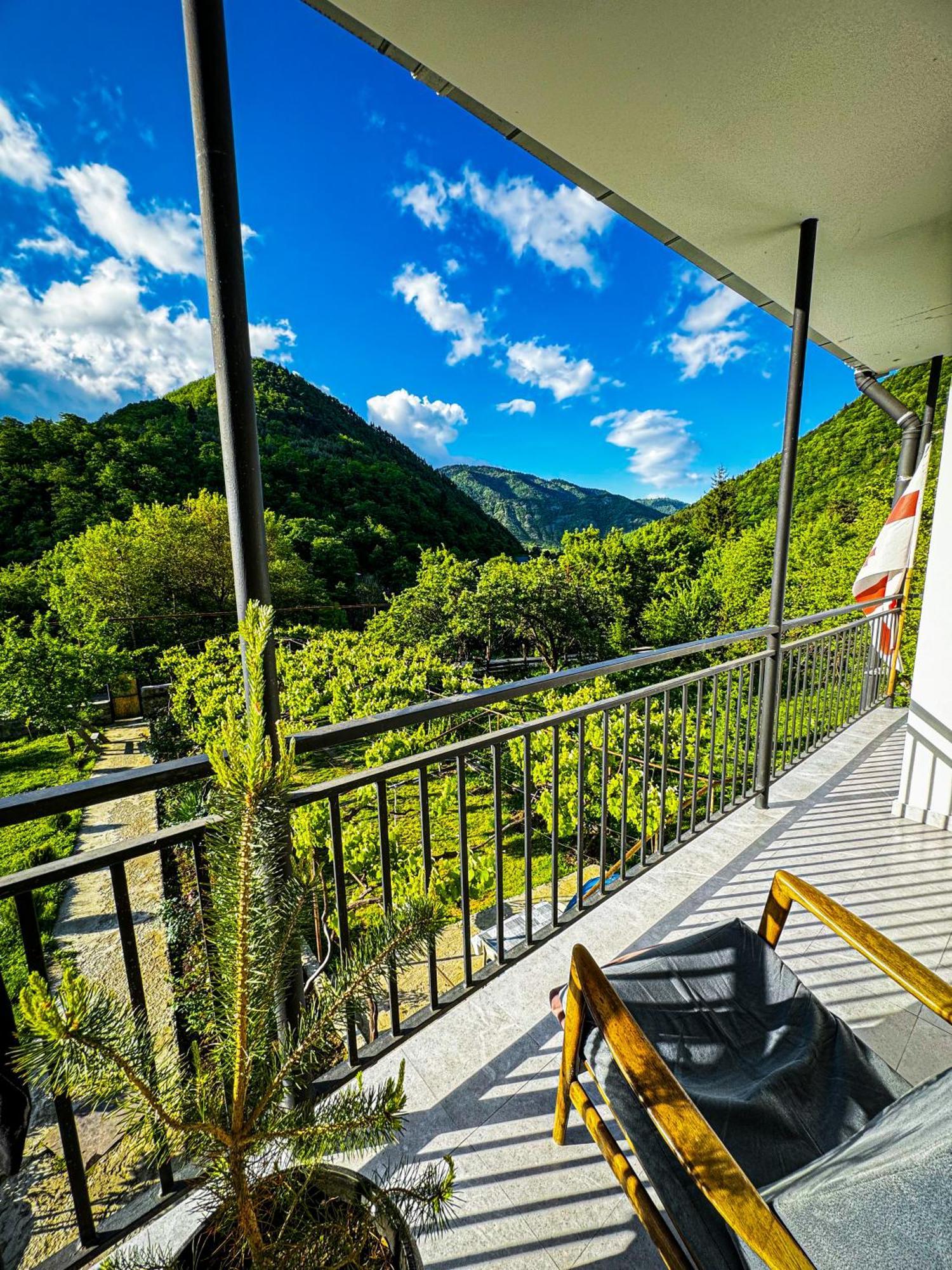 White House In Borjomi Hotel Exterior photo